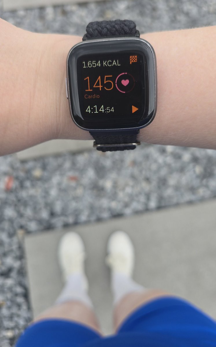 Gut, Wettkampf gestern war gar nix, aber ich sah cute aus und hatte wahnsinnig Spaß 
PRs kann ich auch noch beim nächsten mal machen!