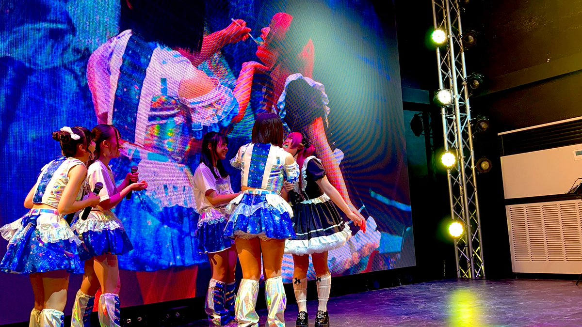 nyazitanaka's tweet photo. 昨日のうたちゃん生誕ライブ💙
@UtA_310fficial
最高だったし、いい意味の驚きがいっぱいのうたちゃんさすが‼︎なライブでした💙
とりあえず!!早くまた新曲聞きたいし(もちろん他の曲も)、歌詞も知りたいですよーうたちゃま💙
#うたさんいた
#みんなのうたんじょうび
#レミト
#Going46 https://t.co/9TUvgMcI6T