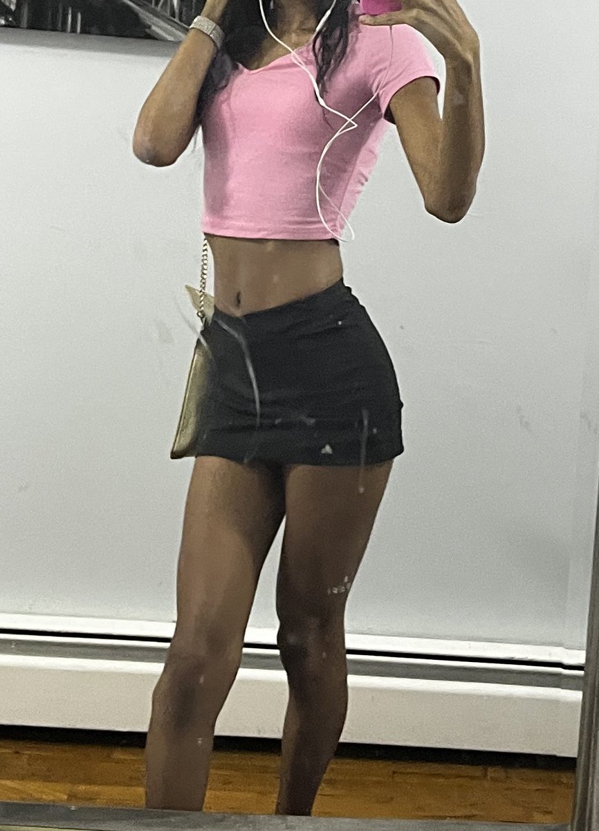 One of the most satisfying things about doing customs is seeing &amp; hearing men busting to me in pleasure😙

#sexy #latina #thirsttrap