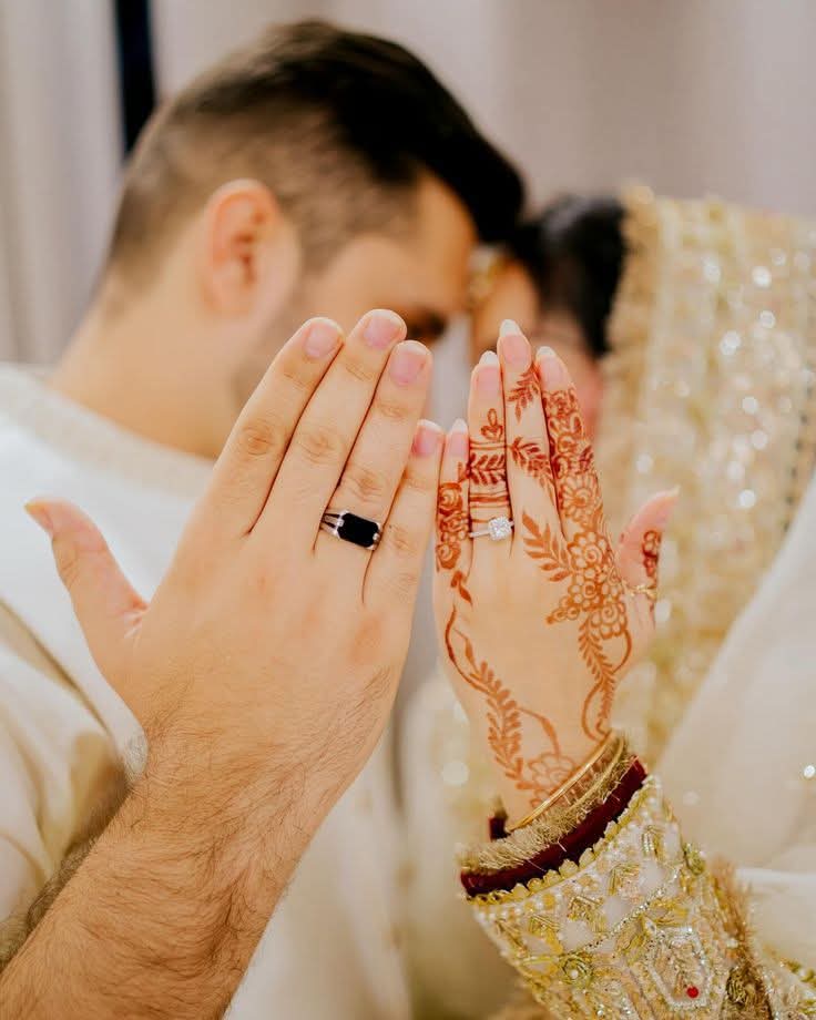 جس محبت میں اللہ شامل ہو، وہ کبھی برباد نہیں ہوتی🤎