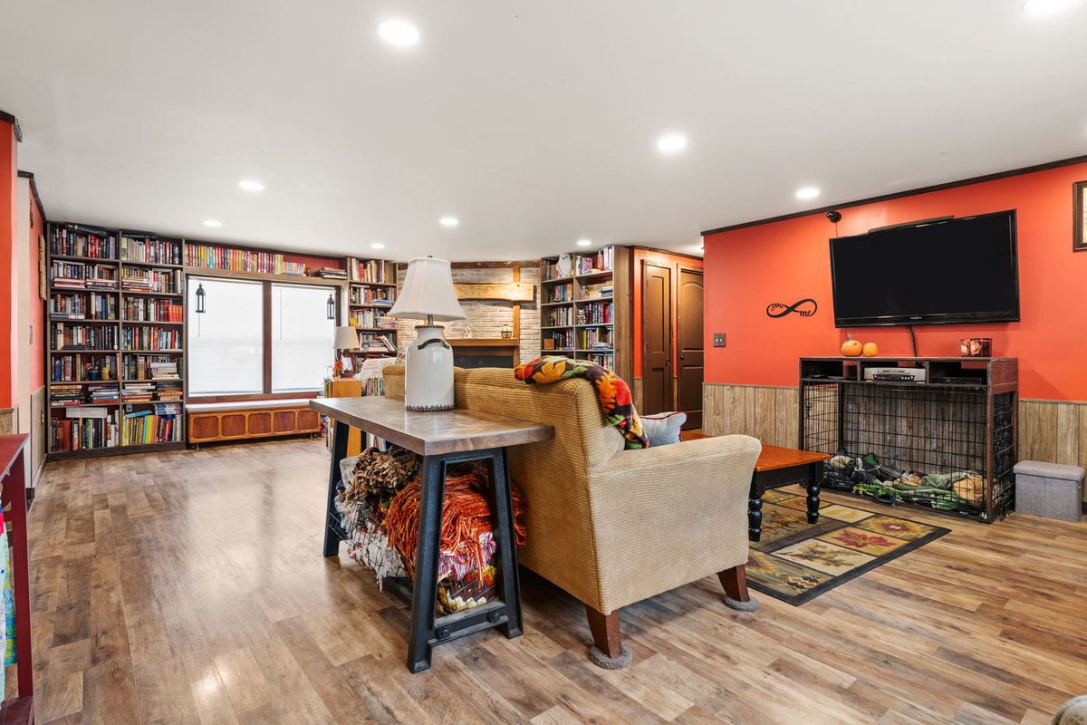 1048 Testa Drive, Justice, IL, 60458
3 bed | 2 bath
Active | $72,500
bit.ly/469zoVZ
At nearly 1900 sq ft this completely rebuilt (since 2018) 3 bed / 2 bath lives like an updated ranch home. All new energy efficient windows, new doors, new roof, new subfloors, new...