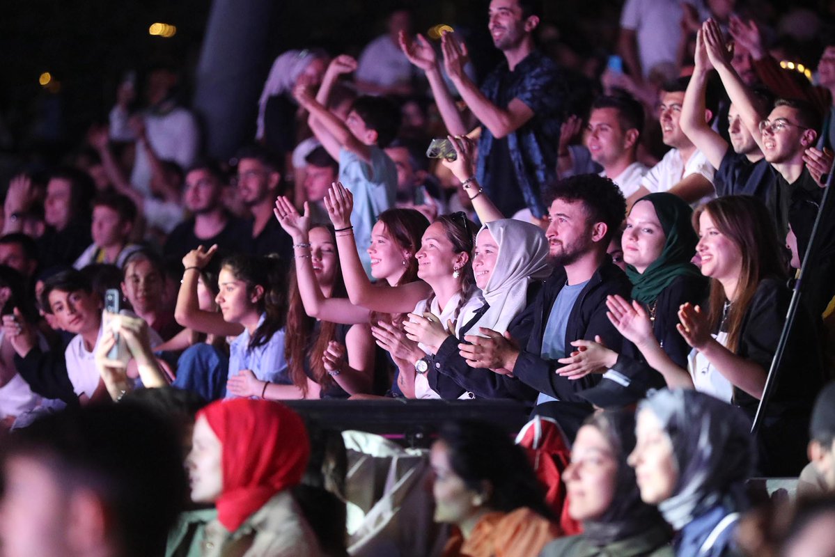 İlyas Yalçıntaş Vadide Coşturdu Sakarya’da Dünya Şampiyonası Müzikle Şölene Dönüştü 

🎤 Vadide müzik, spor ve coşku bir aradaydı! 🎶🚴
#Sakarya #BisikletVadisi #İlyasYalçıntaş #YusufAlemdar #NetGaste #DünyaŞampiyonası #FestivalGibi
netgaste.com/foto/25306851/…
