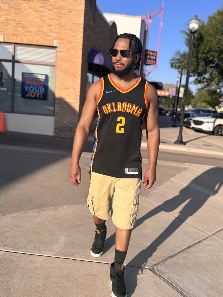 GregBe_ON1's tweet photo. #CITYOFCHAMPS #ThunderUp https://t.co/mH4fnpLXCY