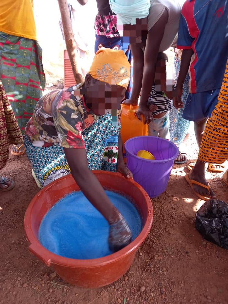 FemmesVoix's tweet photo. Dans le cadre du projet SIDA 2025 en partenariat avec DRC, Voix de Femmes poursuit ses actions de sensibilisation sur les VBG dans la Boucle du Mouhoun : Tchériba, Toma, Dédougou, Boromo et Nouna.
#VBG #Protection #BurkinaFaso #DRC #VDF https://t.co/SBUiVLQT4s