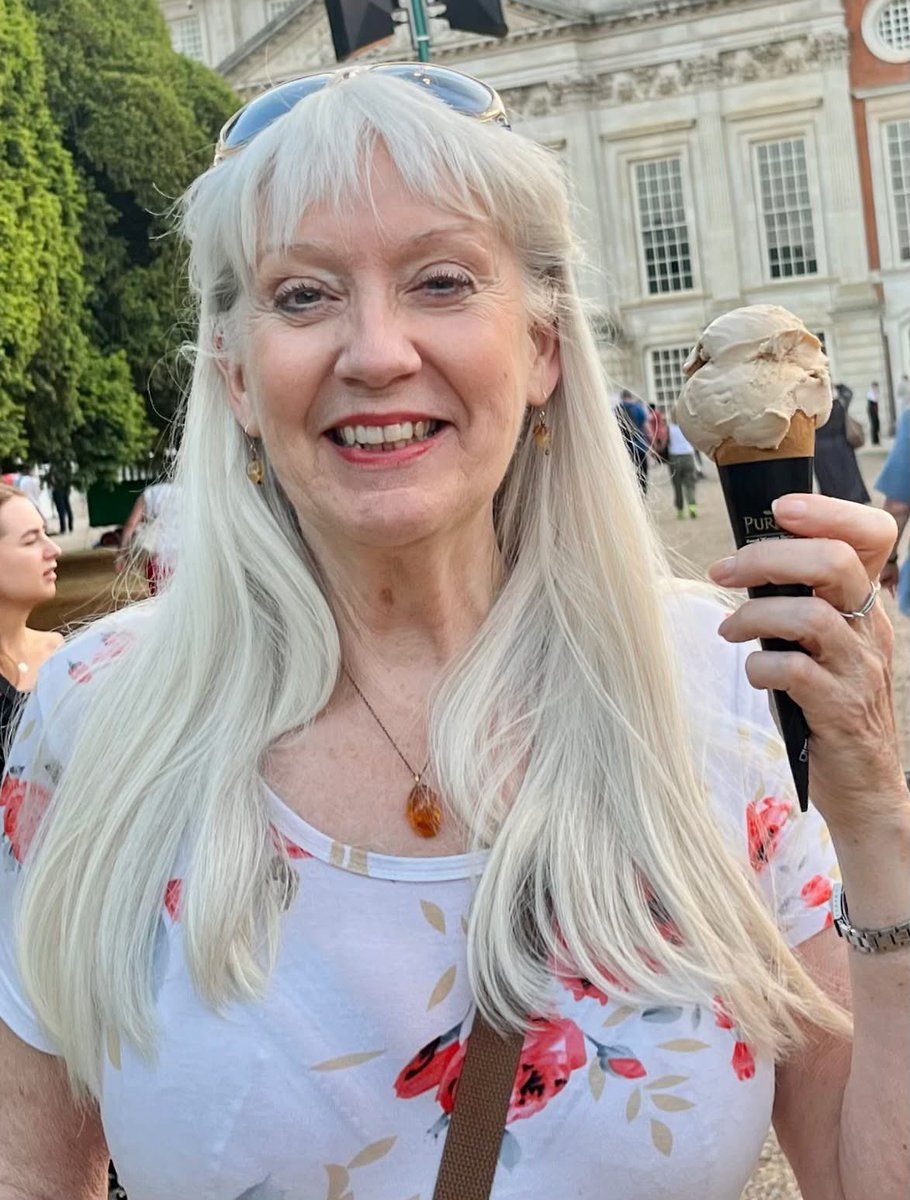 #MotivationMonday: isn't happy #Anticipation lovely? I saw #10CC live at #HamptonCourtFestival and took this photo just before the band came on. Everyone was smiling and excited. 10CC were fantastic and I am still humming their songs days later.  #Mindfulness #LiveInTheMoment