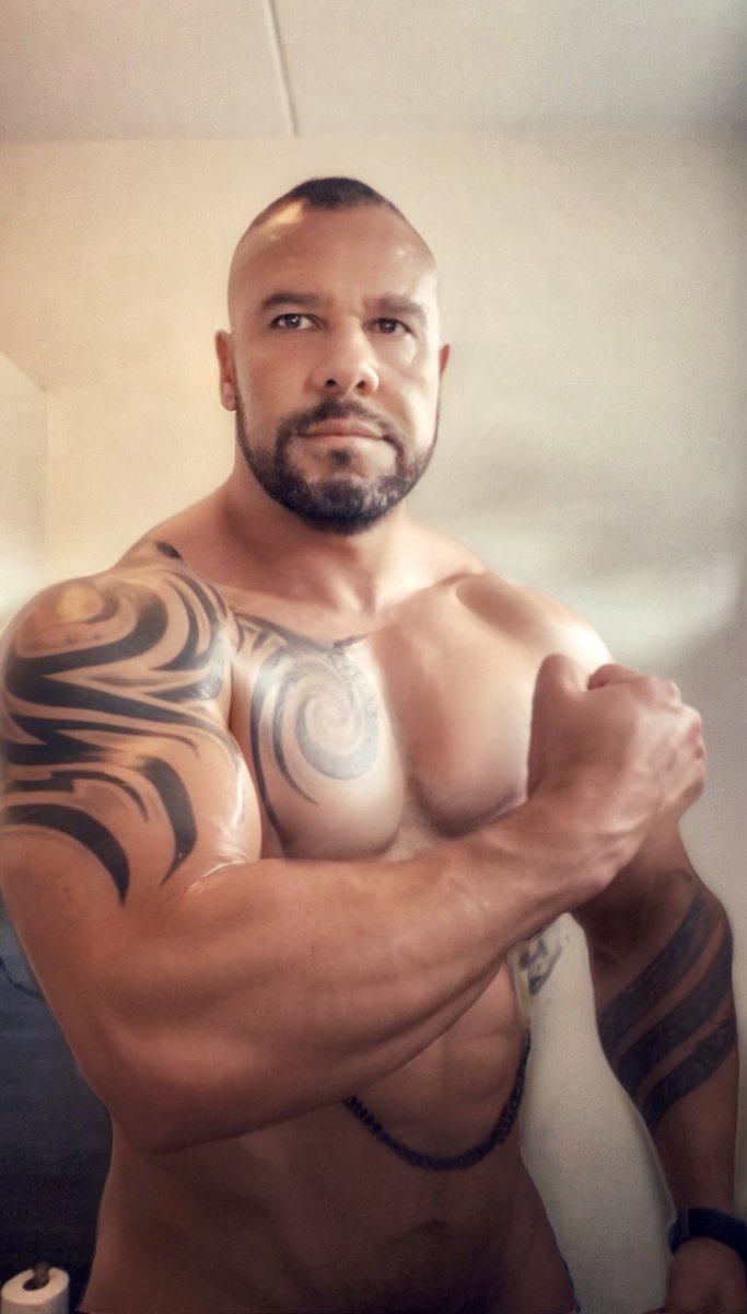 roidmusclelove1's tweet photo. ποΈββοΈ We donβt just lift.
We summon the swole.
#SwoleGoals #FlexOnEm #GymHumor #ProteinAndSarcasm #TattooedBeastMode #MusclesAndMischief #TooStrongForShirts #GainsAndGiggles #BicepFlexEmergency #DadBodInDenial https://t.co/Mme9YqYCTf