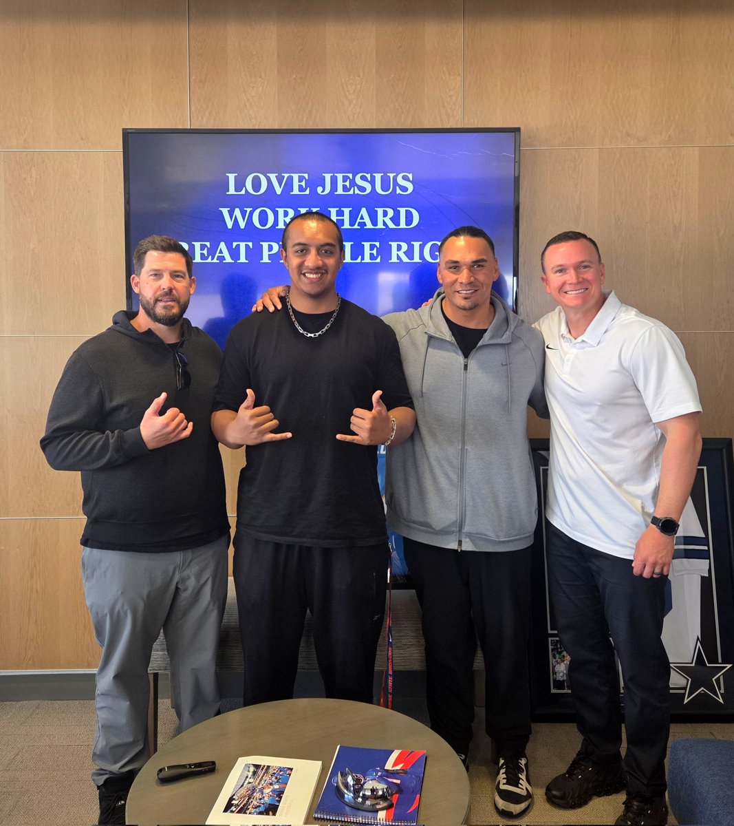 ta_amilo's tweet image. Thank you @BroncoSportsFB for a great OV!! @A_Hassanein91 @Coach_SD @coachfrankmaile @CoachChinander @JabrilFrazier @kyleyoung_BSU @bjmullinBSU @CoachCollins46 @shaunyfisk