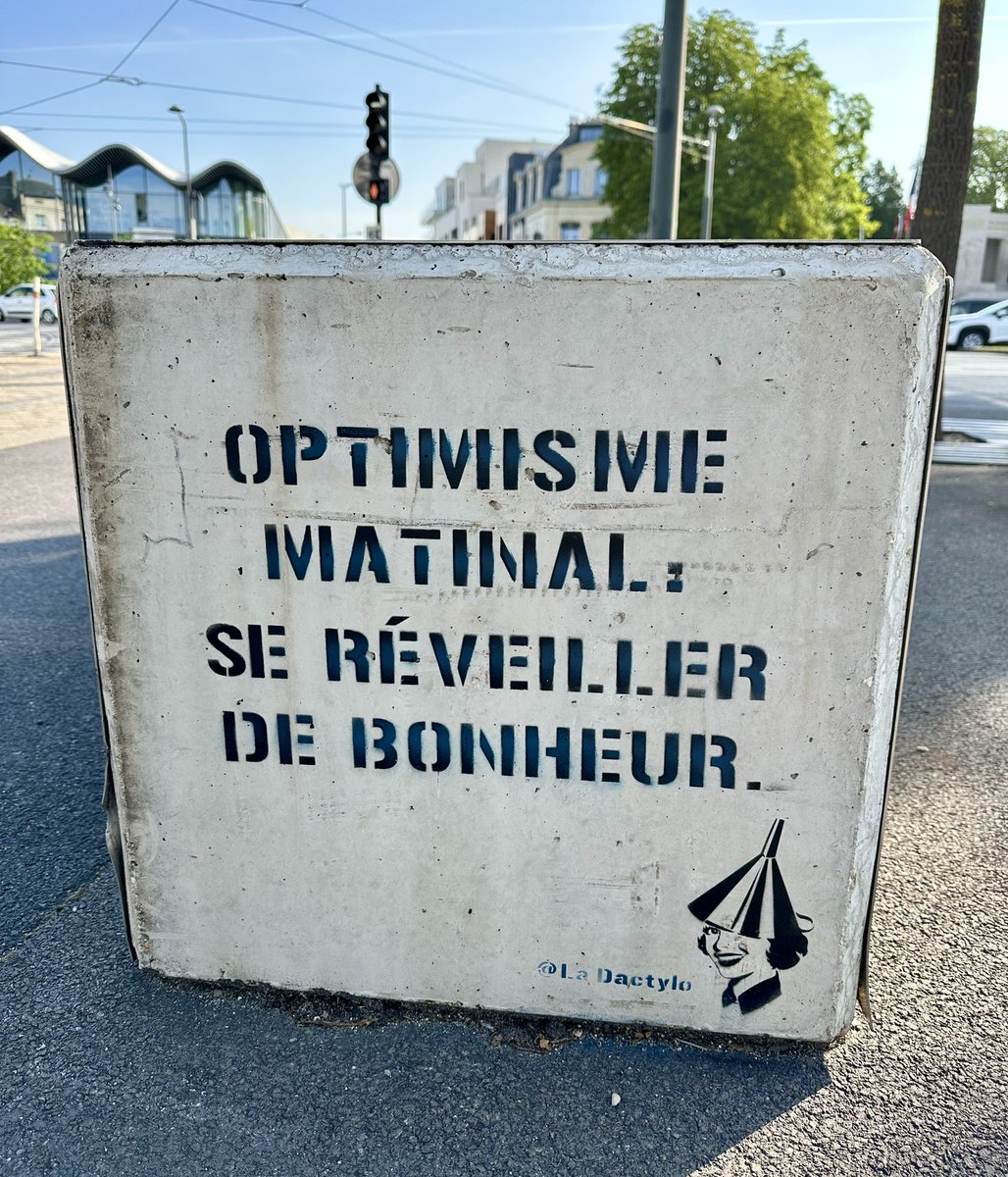 { PENSÉE POSITIVE }
Nous sommes heureux de vous partager cette belle pensée positive de l’artiste La Dactylo pour bien commencer la semaine 😃👍🏼
#Reims #Artsite #PenséePositive