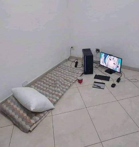 lynk0x's tweet photo. Crypto guys will have 7 figs and still live like this https://t.co/5bnmMGndwd