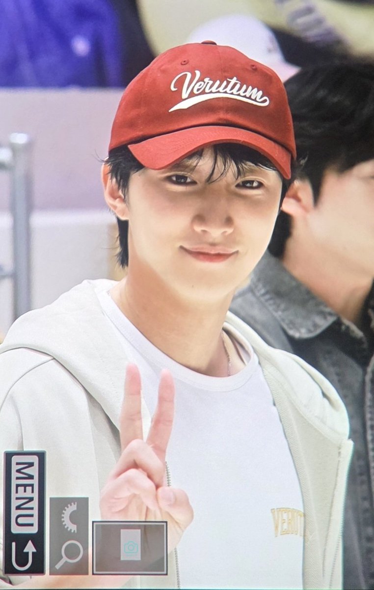 Mylight_JY's tweet photo. [PREVIEW] 250623 베루툼 팝업스토어
#진영 #정진영 #jinyoung #ジニョン

브-이✌🏻 넘넘 귀여운 거 아니뇽,, 🫠💞 https://t.co/PjFtMf9Mcw