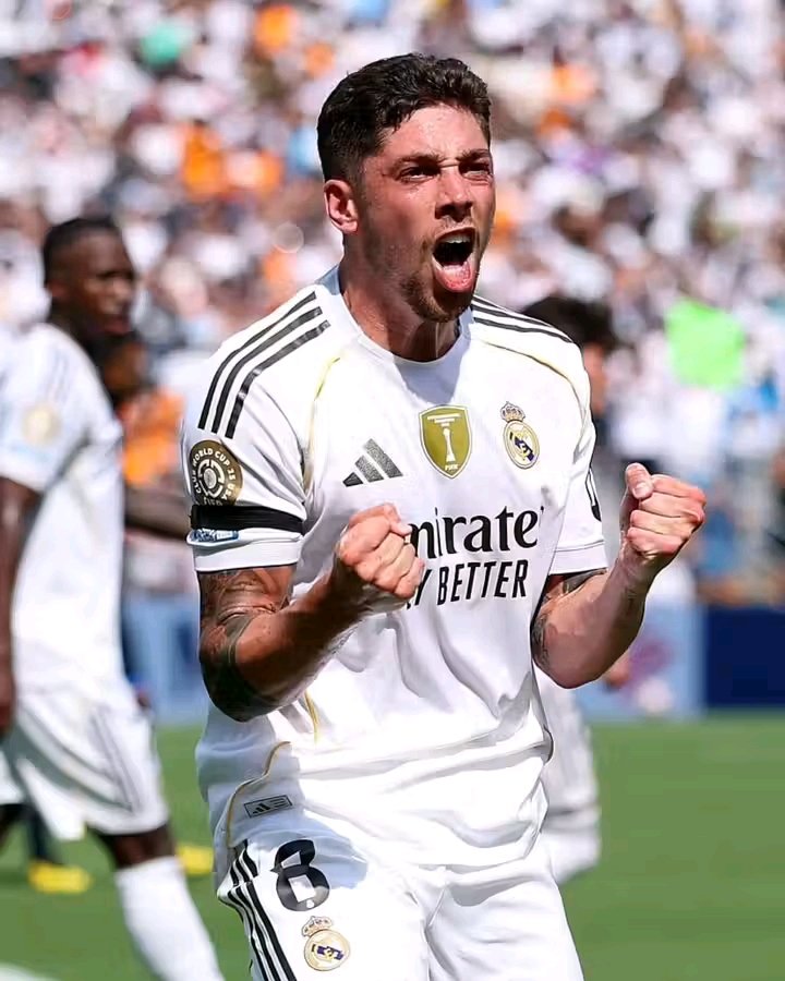 Zidane gave him the Debut...Carlo Ancelotti said he is the player he will never bench...Xabi Alonso described him as a player every Coach wants to have 
Federico Valverde,,,The Uruguayan King