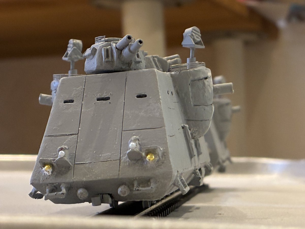 puchipredator's tweet image. #天空の城ラピュタ #装甲機関車
スジボリしたり、ライト付けたり
トロッコも作りました。
次はリベットや手すりを付けます。
橋を毎日見て大体
イメージが出来て来ました。