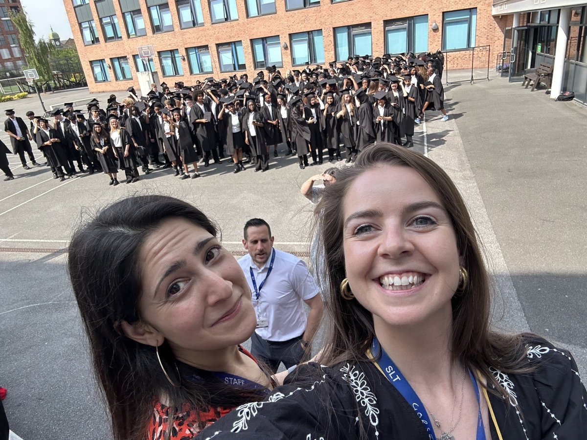 gorse_ruth's tweet image. 📢🫂🥹Good bye Year 11! We're so proud of all you have achieved! #prous #year11 #GCSE #graduation #daretoachieve