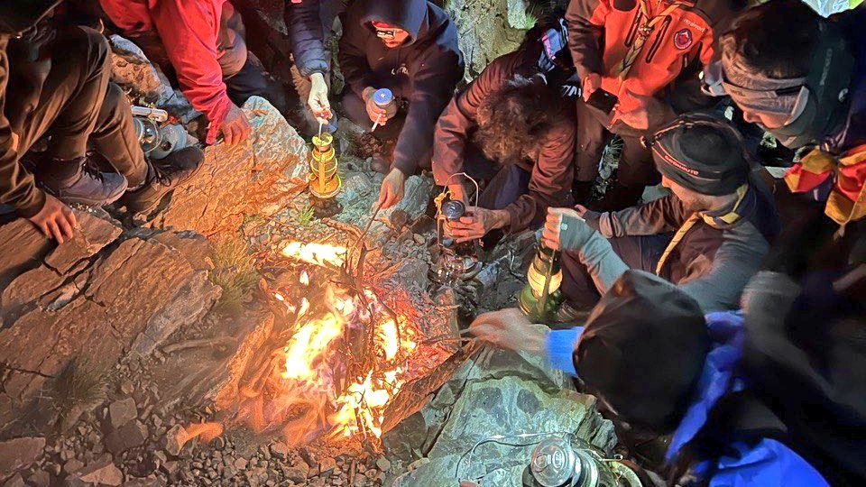 La Flama del Canigó és un foc que agermana territoris des de fa més de 60 anys. 

La flama del Canigó ha començat el descens com a flama renovada, s'ha regenerat amb el foc que durant l'any es manté viu al Castellet de Perpinyà. 

#SomPaïsosCatalans
