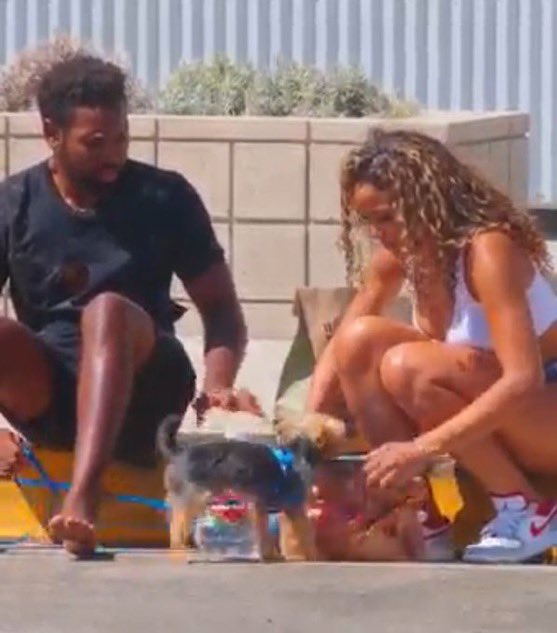 Gold digger prank went wrong 

Trust me not every lady out there is hungry for a rich guy, some of them are actually wife material to keep 

Check thread 🎬