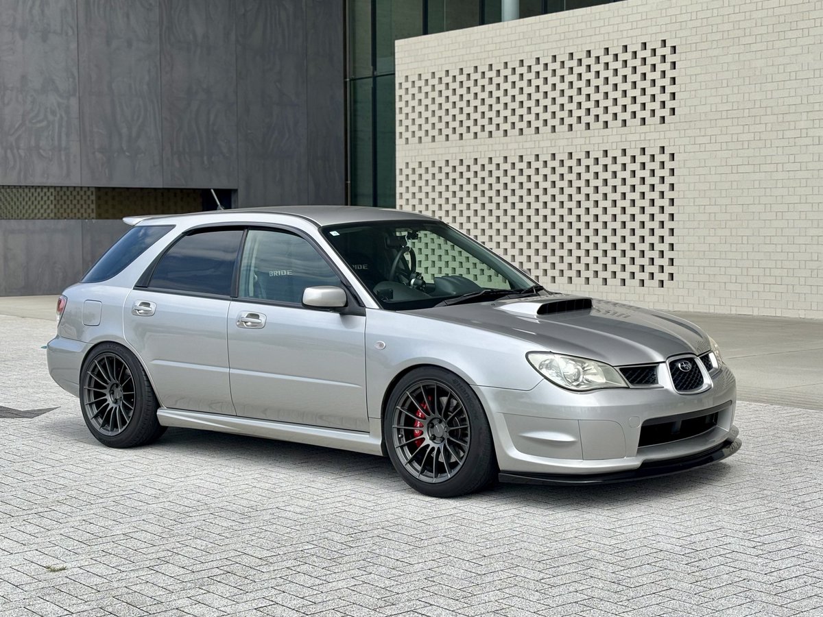 5subaru5's tweet photo. ホイール入手したので履いてみた🛞
 
ENKEI RS05RR  18inch 9.5j+43 [M Face]
 
タイヤ扁平太くてパツパツすぎるけど
渋くまとまった感🥴
 
気分でTE37と履き替えます🤙 https://t.co/koR9e5ZTfy