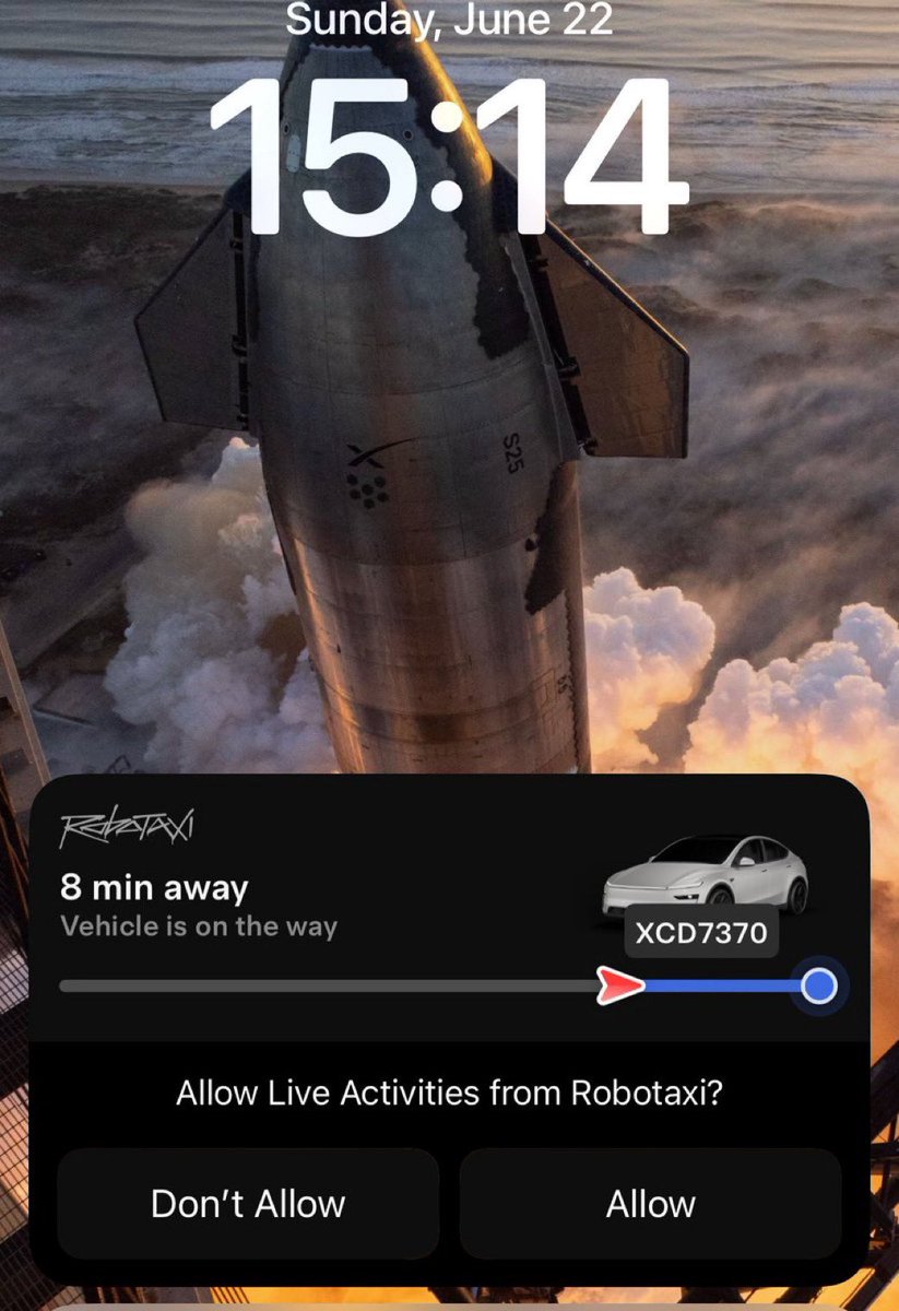 $TSLA 나랑 아이폰 화면이 비슷하심.

다만 내폰에는 로보택시가 없네🥲