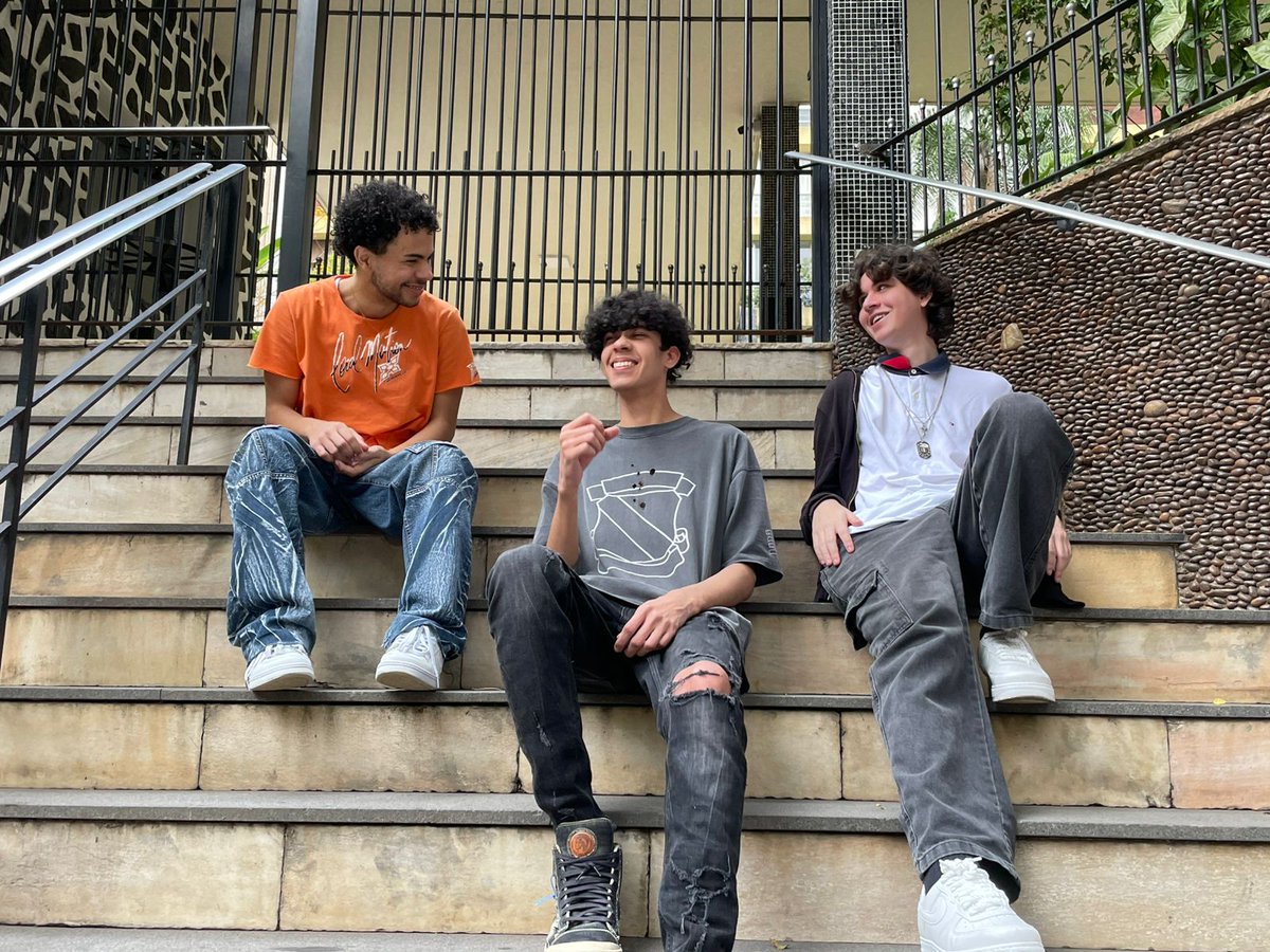 drama club tweet media