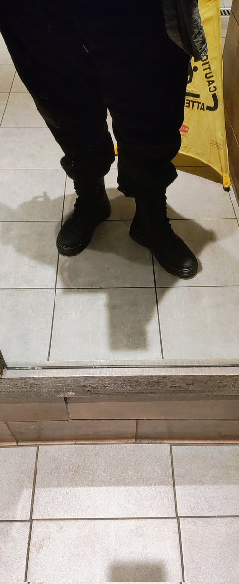 Deathtopian1's tweet photo. Mac/Matt
I am a barista
These pics are my current fixations and probably will be for a while 
And that's me rocking out my boots at Applebees
I am huge into punk fashion and music, trying to style my hair, some diy clothes and yeahhh I have cool friends
https://t.co/xSvnEYyMMx https://t.co/omk1fDSNDt