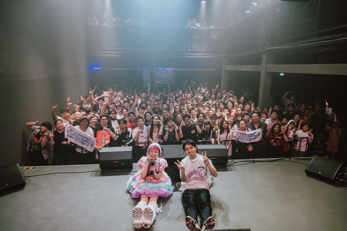 wed_camp's tweet photo. ASIA-EUROPE TOUR “SUMMER TIME GHOST” in BANGKOK！

ขอบคุณสำหรับเมื่อวาน ฉันสนุกมาก ฉันจะมากรุงเทพฯ อีกครั้ง

Thank you for yesterday. I had a lot of fun. I will come to Bangkok again!

photo by Ted Orsenado https://t.co/CFZhAHRIwQ