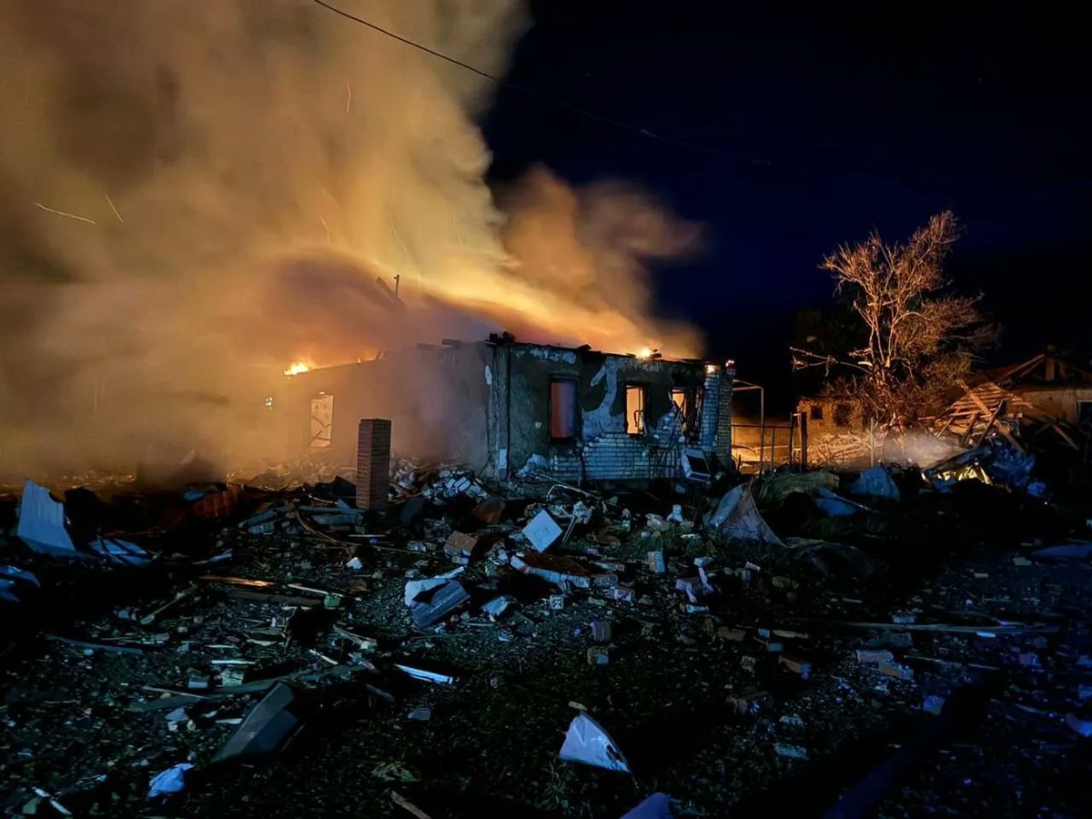 ♌🇬🇧🇺🇲
Another Russian terrorist attack against civilians

On June 21, Russian forces once again struck peaceful cities in the Donetsk region — Sloviansk and Kramatorsk. Five people were killed, including women and a minor. Several others were injured.

The target was once again