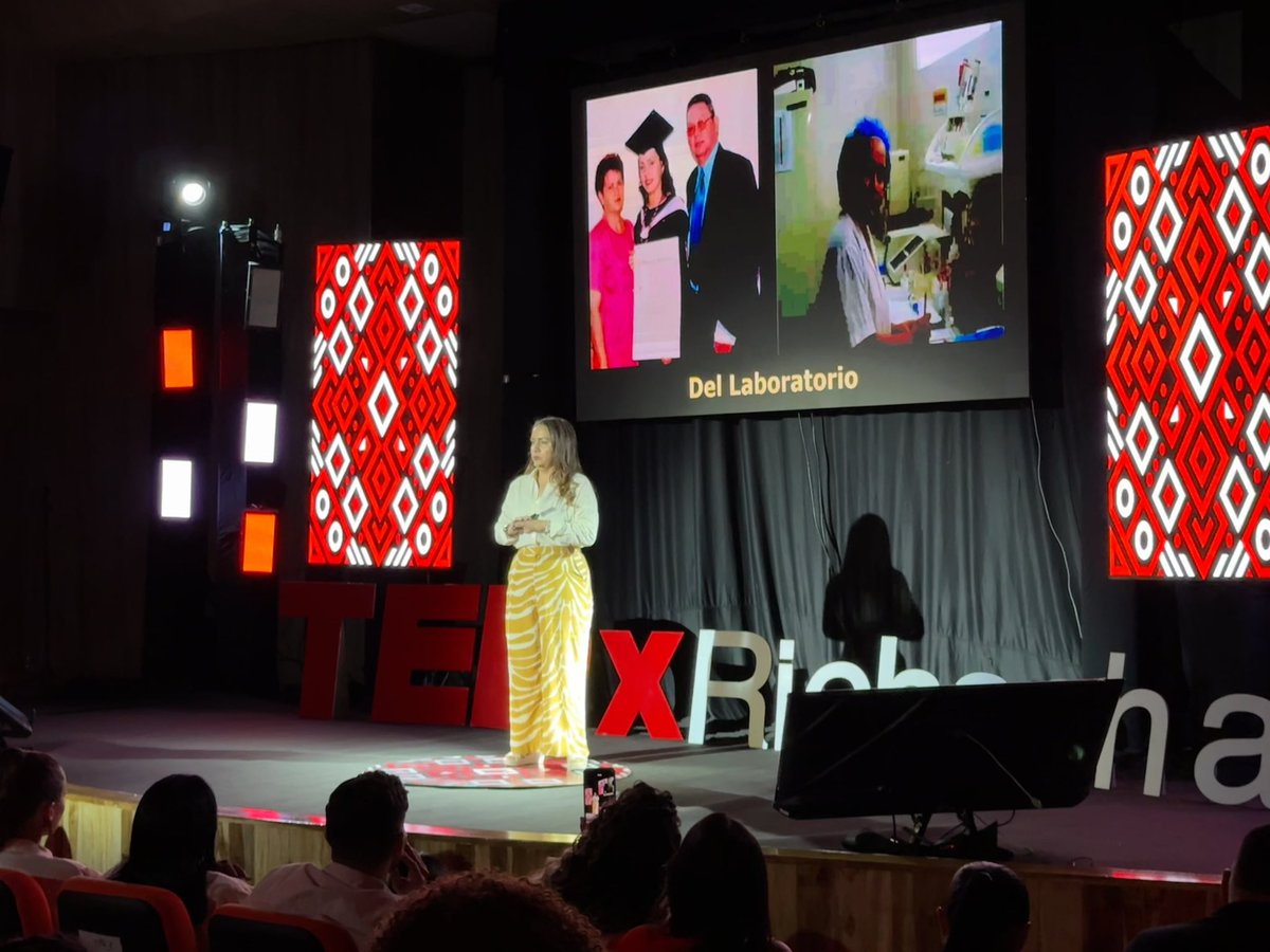 ¡De la ciencia a la pasión! 🔬🍴 
Marlen Echávez, CEO de Al Arz, nos contó su inspiradora historia de transformación de bacterióloga a líder de un restaurante de comida árabe. ¡Descubrir nuestra verdadera pasión puede cambiarlo todo! 🌟 #TEDxRiohacha #MujeresEmprendedoras #Pasión