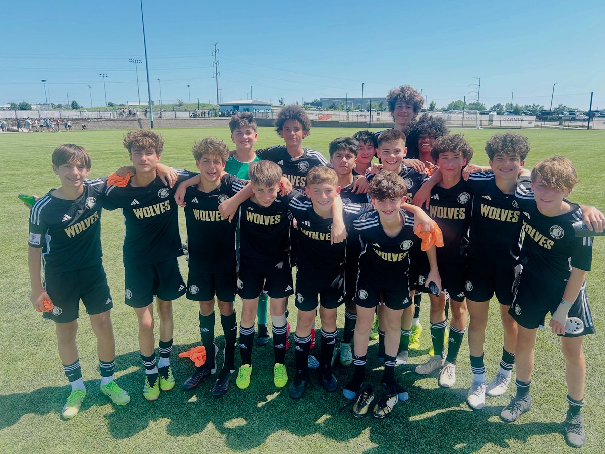 MichWolves1974's tweet image. ⭐️ADVANCED! 
Our journey across the USA continues for the 2011 Wolves. They tied 0-0 today vs Team Challenger to win their group at Midwest Regionals. 

We will get a day of rest tomorrow and play Tuesday in the Regional Semifinal⭐️

#wolvesway ⭐️⚽️🐺