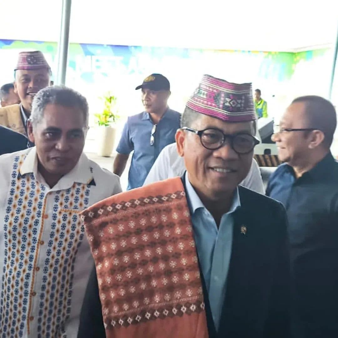 Herry Suryaman (@suryamanherry) on Twitter photo TPP NTT SIAP BERSAMA MENTERI DESA DALAM MENGAWAL PERCEPATAN KEMAJUAN DESA DI NTT.
#TPPBersamaMenteriDesa
#SelamatDatangMenteriDesadiNTT
<a href="/YandriSusanto27/">Yandri Susanto</a>
<a href="/ArizaPatria/">Ariza Patria</a>
<a href="/taufikmadjid71/">IG : taufik.madjid</a>
<a href="/kemendespdt/">#BangunDesaBangunIndonesia</a>
<a href="/bpsdmkemendesa/">Bpsdm Kemendesa</a>
@tppkemendesaNtt TPP NTT SIAP BERSAMA MENTERI DESA DALAM MENGAWAL PERCEPATAN KEMAJUAN DESA DI NTT.
#TPPBersamaMenteriDesa
#SelamatDatangMenteriDesadiNTT
<a href="/YandriSusanto27/">Yandri Susanto</a>
<a href="/ArizaPatria/">Ariza Patria</a>
<a href="/taufikmadjid71/">IG : taufik.madjid</a>
<a href="/kemendespdt/">#BangunDesaBangunIndonesia</a>
<a href="/bpsdmkemendesa/">Bpsdm Kemendesa</a>
@tppkemendesaNtt