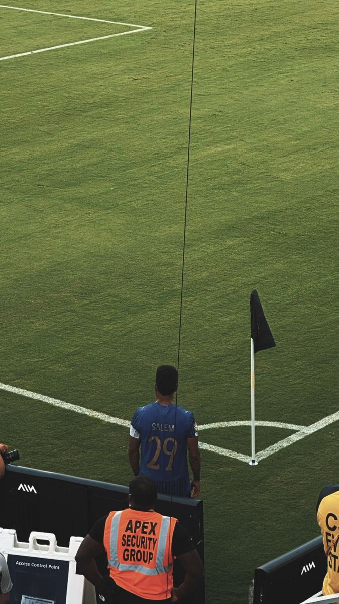 merely_omar's tweet image. June 22 • Washington DC
Under the lights of Audi Field, I stood with Al Hilal 💙
A draw on the scoreboard, but the passion was a win. 🇸🇦⚽
#AlHilal #AudiField #DCNights