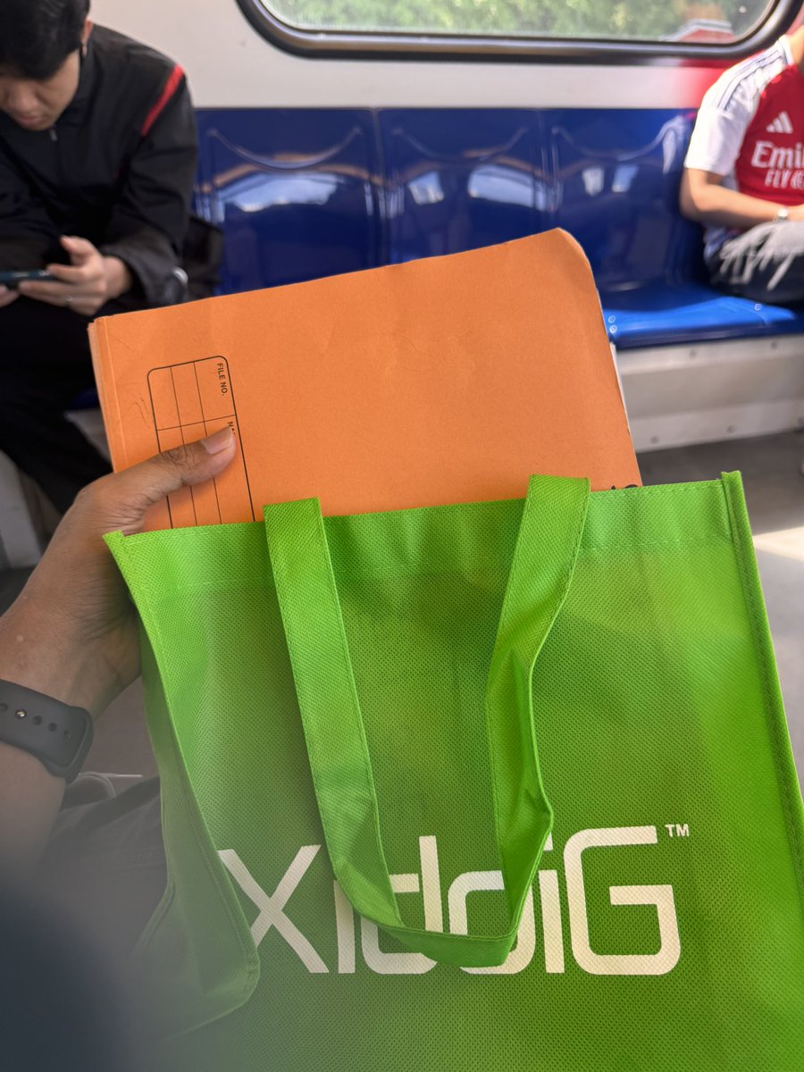 ✪ A D L I ✪ (@adlisyahril) on Twitter photo Ada sesiapa tertinggal document kat dalam LRT? Nampak macam benda penting. Saya dah pass dekat kaunter LRT Pasar Seni. Nanti ambik la ye 😊
<a href="/askrapidkl/">Ask Rapid KL</a> Mohon share Ada sesiapa tertinggal document kat dalam LRT? Nampak macam benda penting. Saya dah pass dekat kaunter LRT Pasar Seni. Nanti ambik la ye 😊
<a href="/askrapidkl/">Ask Rapid KL</a> Mohon share
