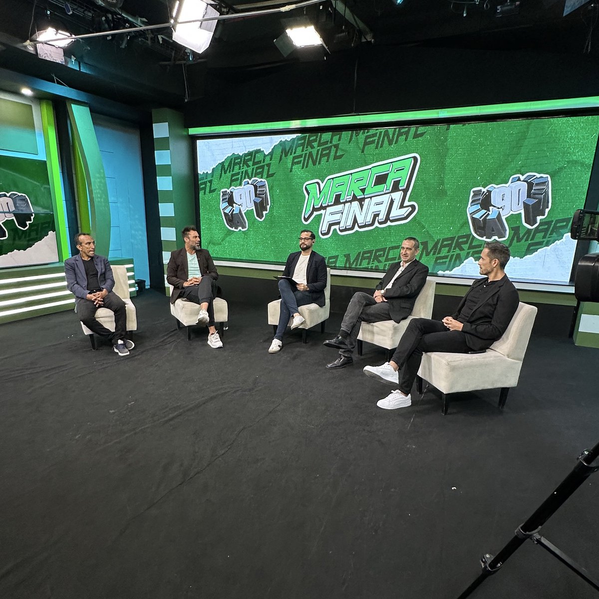 marca90ec's tweet photo. El Pollo, El Presidente, La Turbina, Monda y El Rifle llegan en breve a #MarcaFinal 10pm conéctate vamos en vivo 🙌🏼

Click al Enlace: https://t.co/3k0zmI6W9E https://t.co/7QUPFW5eDC