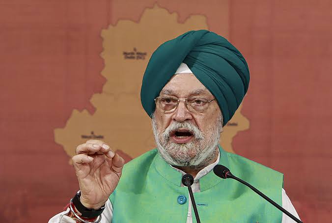 GPoliticshub's tweet image. 🛢️ India Plays It Smart: Hormuz No Longer a Choke Point!

Minister Puri assures that India’s oil supply is secure, citing years of diversification under PM Modi amidst Middle East tensions.

#EnergySecurity #ModiStrategy #StraitOfHormuz #GeopoliticalStability #IndiaResponds