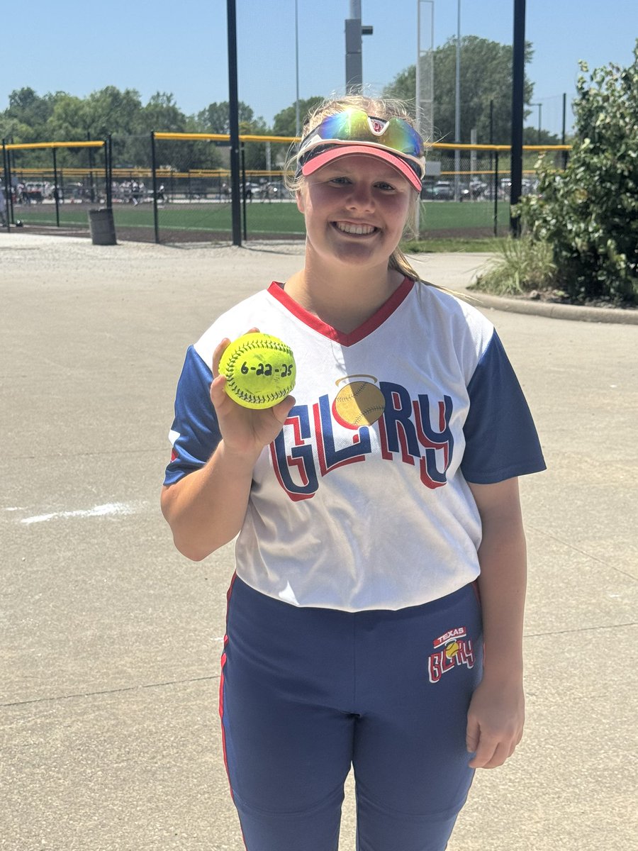 Karlie Demel (McLennan CC) and Elyse Griffin (‘26) dropping 💣 on championship Sunday in KC. Great job ladies!!!