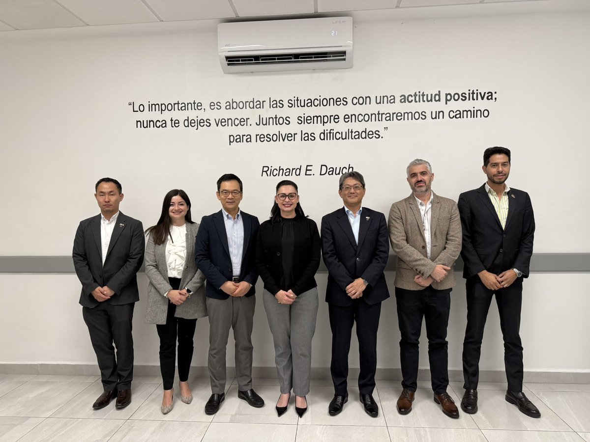 alejandrohdezfonseca (@alejandrohdezf3) on Twitter photo Acompañamos a la Secretaria <a href="/CristinaVsenor/">Cristina Villaseñor</a> al encuentro con los directivos de <a href="/MazdaOficial/">Mazda México</a> como parte de los esfuerzos para continuar impulsando la inversión de capital japonés en Guanajuato, que hoy suma más de 8,900 MDD y genera 48 mil empleos formales <a href="/economiagente/">Secretaría de Economía</a> Acompañamos a la Secretaria <a href="/CristinaVsenor/">Cristina Villaseñor</a> al encuentro con los directivos de <a href="/MazdaOficial/">Mazda México</a> como parte de los esfuerzos para continuar impulsando la inversión de capital japonés en Guanajuato, que hoy suma más de 8,900 MDD y genera 48 mil empleos formales <a href="/economiagente/">Secretaría de Economía</a>