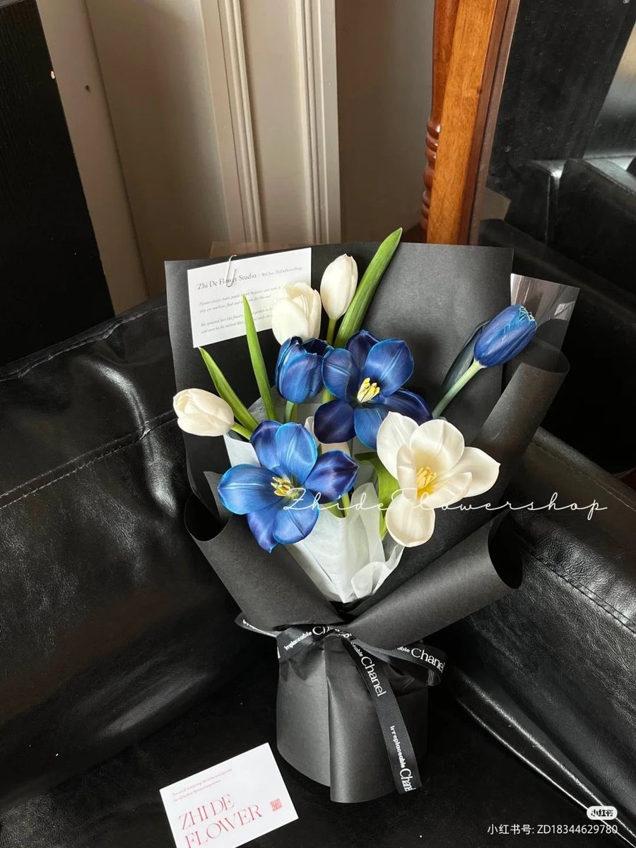 i3Moment's tweet photo. Blue Tulip bouquets https://t.co/3oqt9p1IBI