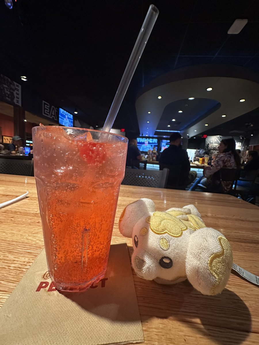 cicimagica's tweet photo. Thirsty boi https://t.co/agiveyiHI0