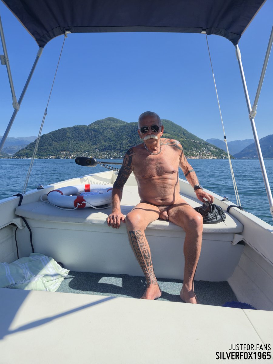 I just posted something new on my JFF page....

See this and more at:
justfor.fans/silverfox1965?…