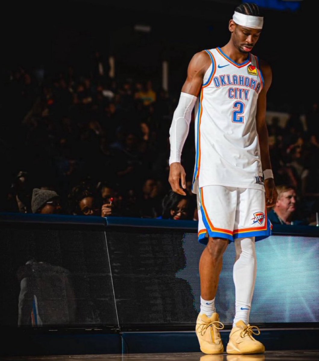 What a season for SGA:
68 wins 
1 seed
Scoring title
Hat trick MVP (MVP, WCMVP, FMP)
Averaged 30 points in the finals
2025 NBA champion
He's definitely the best player in the NBA.