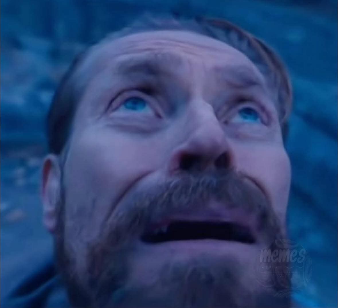 Trump viendo el tiro libre de Aguilera pensando que es un misil de Iran