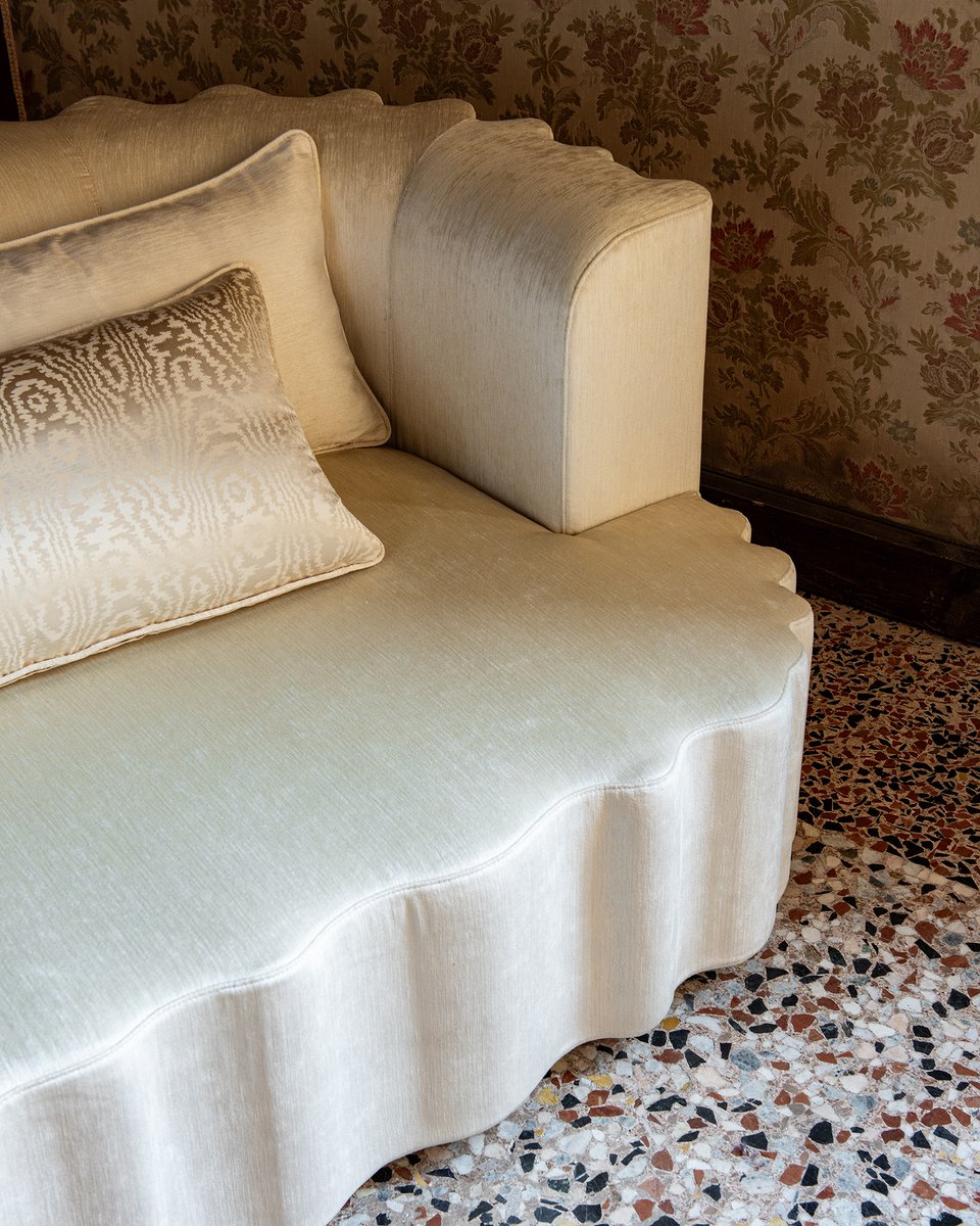Marrimor Objects' Drape sofa has a flair for the dramatic.⁠
Cast your vote for Drape for our WL People's Choice Awards, presented by Thermadore, here: westernliving.ca/doty/wl-people…