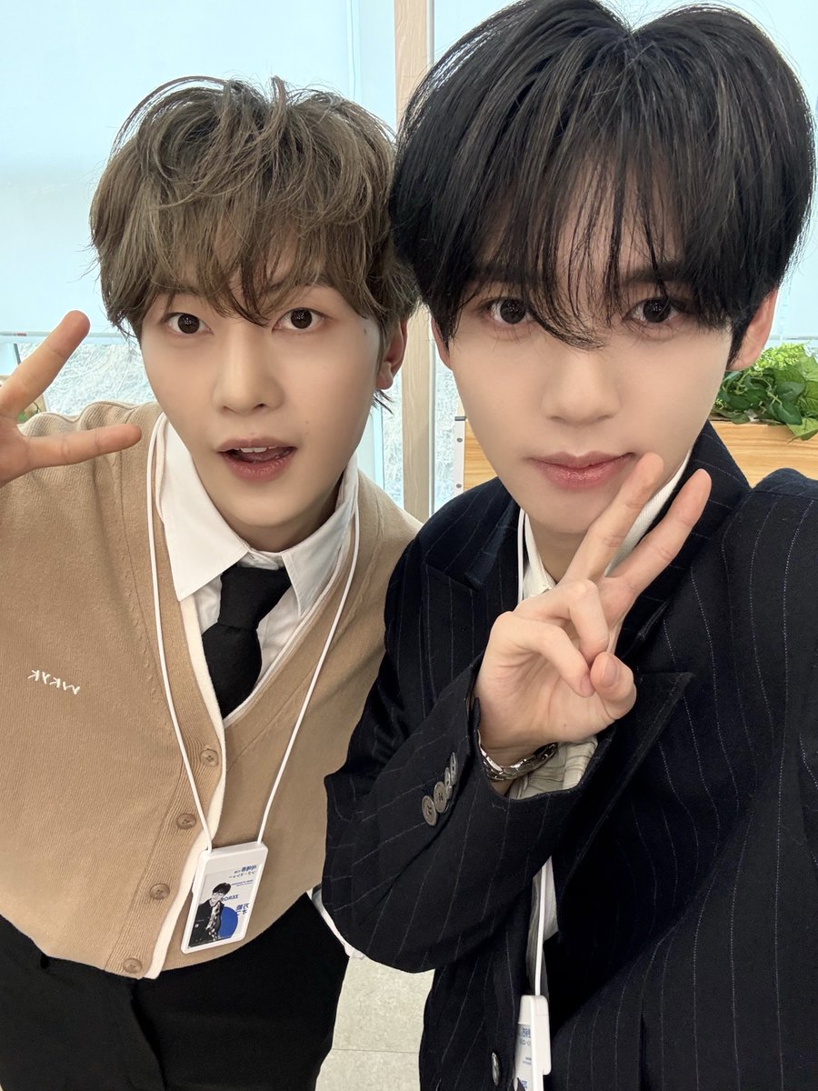 _𝗭𝗘𝗥𝗢𝗙𝗢𝗖𝗨𝗦

#ZEROBASEONEの万能オフィス 6話をご覧いただいた皆さんありがとうございました☕💘

ZEROSEのために個性溢れるカフェメニューを作ってみました✨ 皆さん、食べてくれますよね？😋

そして大活躍だったソク代理もついに最後の出勤👏 本当にお疲れ様でした🥞