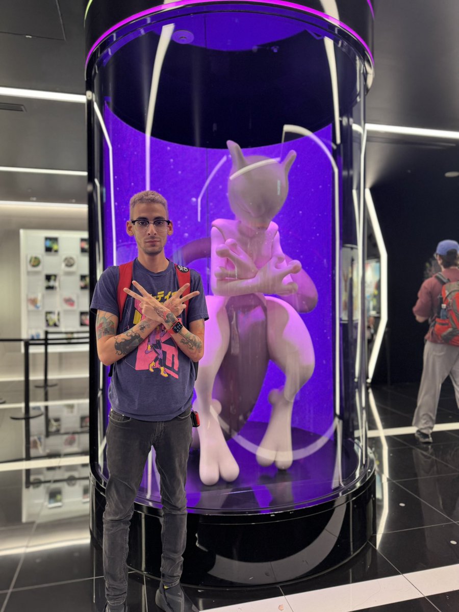 I don’t think I ever posted any photos from my April/May trip to Tokyo sooo here’s 4 random ones 🫡