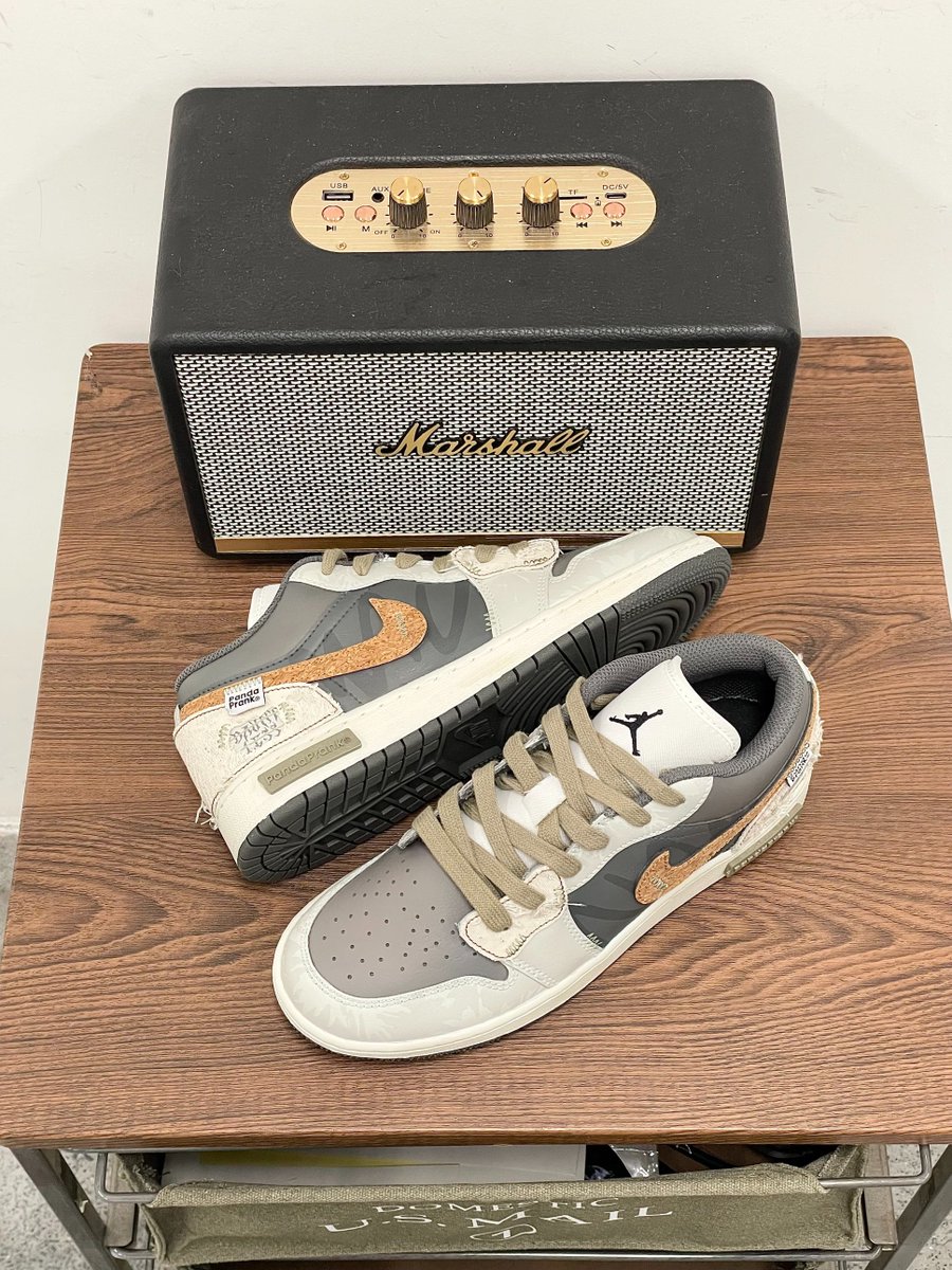 PandaPrank_WW's tweet photo. Custom handmade sneakers inspired by nature.

#PandaPrank #customsneakers #sneakers #sneakeraddict #sneakerhead #kicks #handmade #Jordan #Nike https://t.co/lqExZhs483