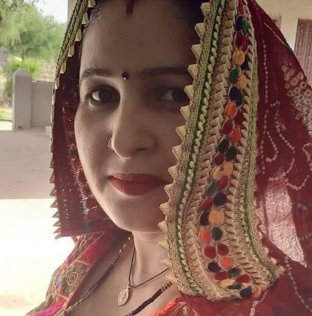 गांव में कलचर हैं...
झुझुनू चूरू सीकर एक ही पहनावा...