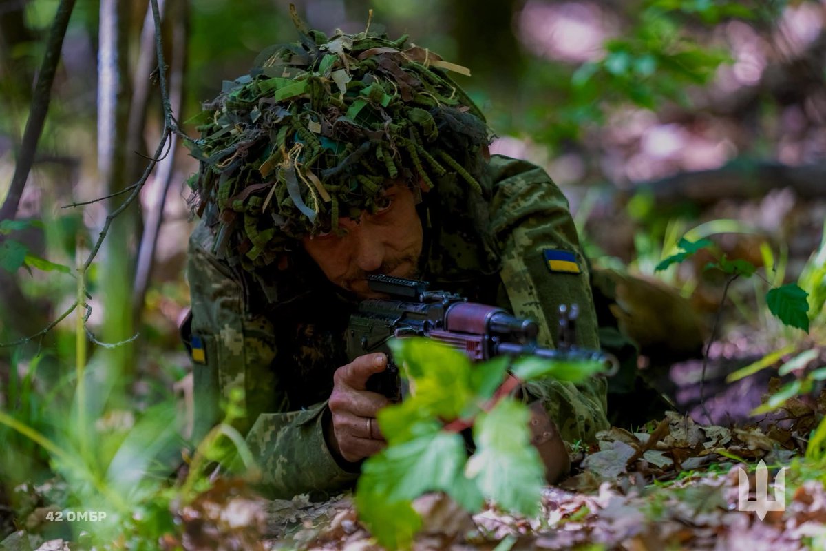 ♌🇬🇧🇺🇲
Every day is a new challenge 

x.com/WirklichF/stat…

for the Fire Support Company of the 42nd Brigade. They are the frontline’s “emergency team,” carrying out the toughest tasks to push the enemy away from the defense line. Even during short breaks, the fighters train: