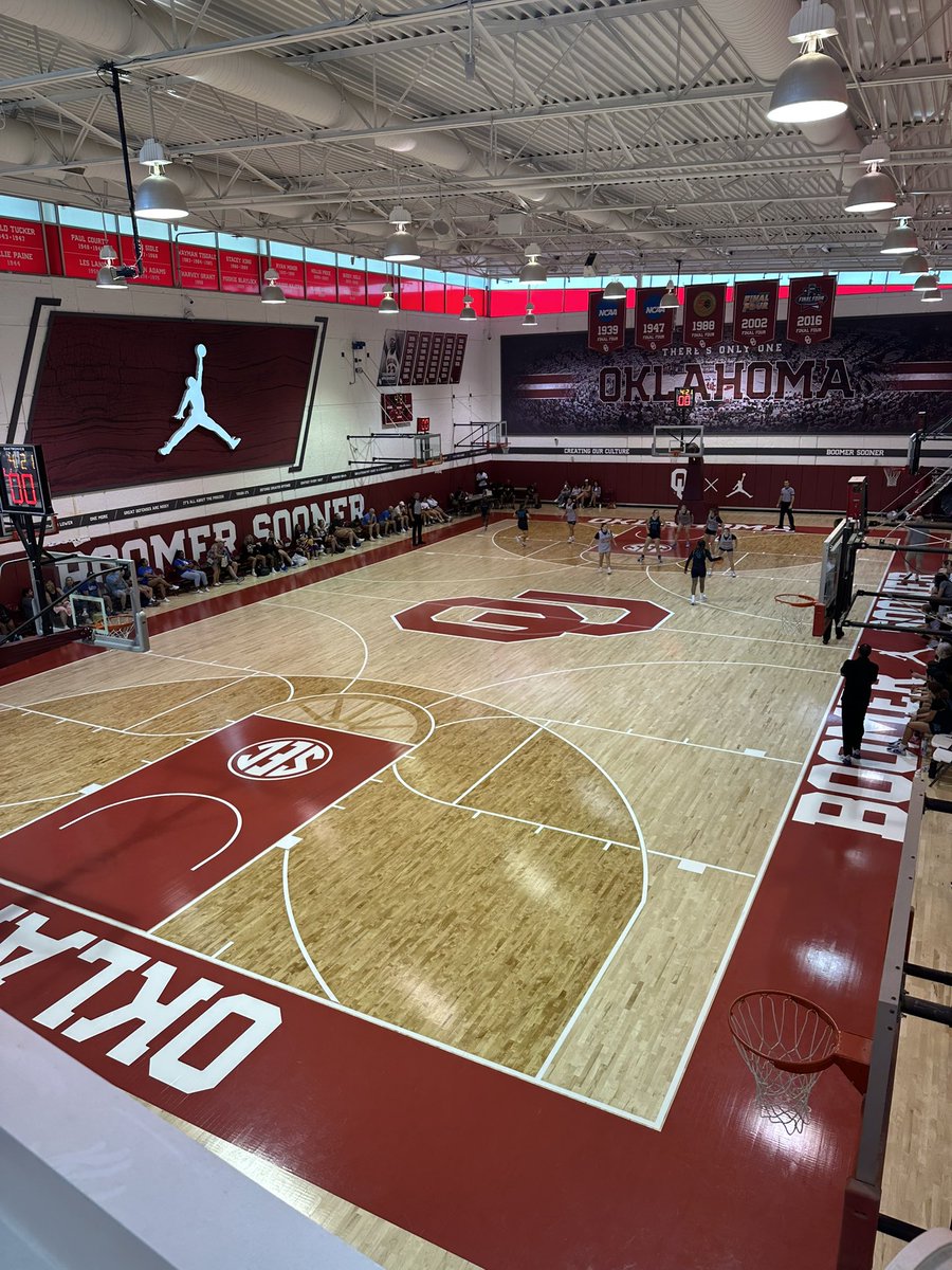 “Wrapped up our summer games at the Oklahoma University Team Camp! The girls finished 3-2 against some of the top competition in the state. Proud of the growth and development this group continues to show every time they step on the court! Thanks for having us, @OU_WBB!