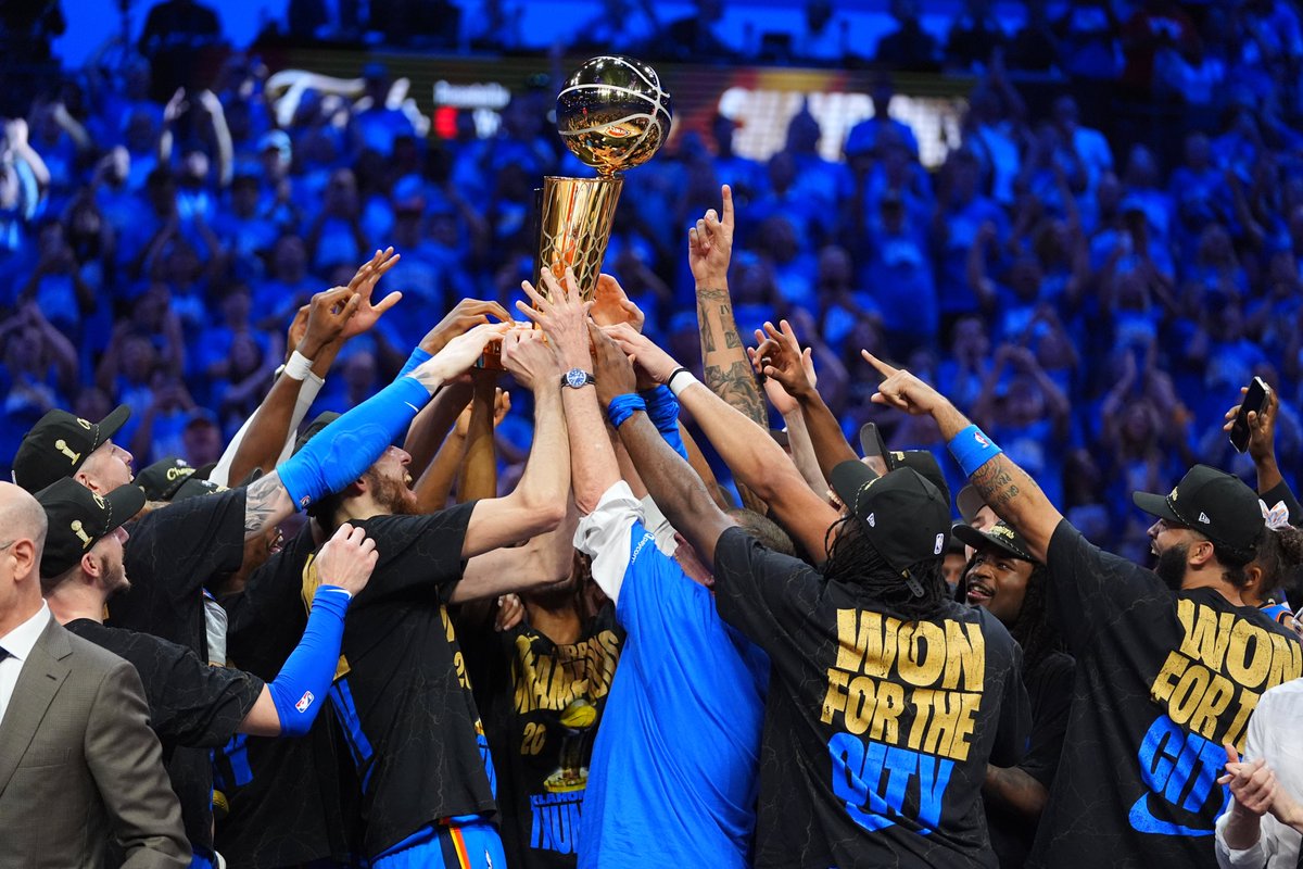 SNstats's tweet photo. Most Regular + Postseason Wins by an NBA Champion

1995-96 Chicago Bulls  87
2024-25 Oklahoma City Thunder  84
1996-97 Chicago Bulls  84 https://t.co/xQercY0QXt