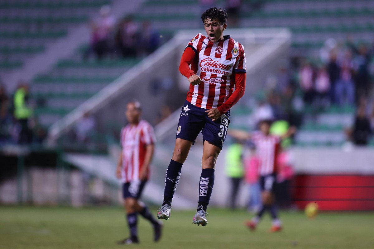 🥹 How does it feel to score your first goal as a Rojiblanco? 🇦🇹

📸 I think these pictures of Richy Ledezma can explain it👇🏼