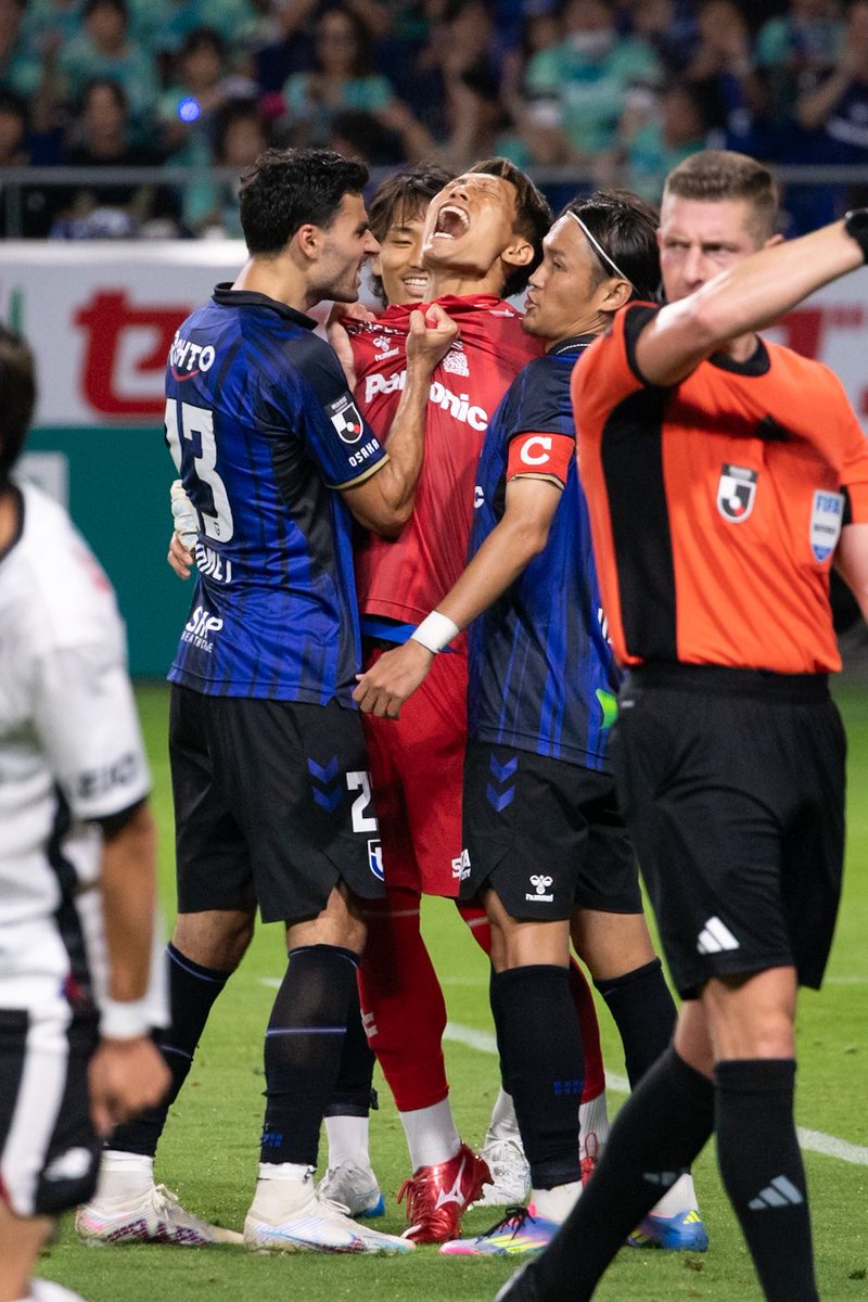 止めたのにヒュメットに詰められる一森くん。

#デニスヒュメット #一森純 #ガンバ大阪