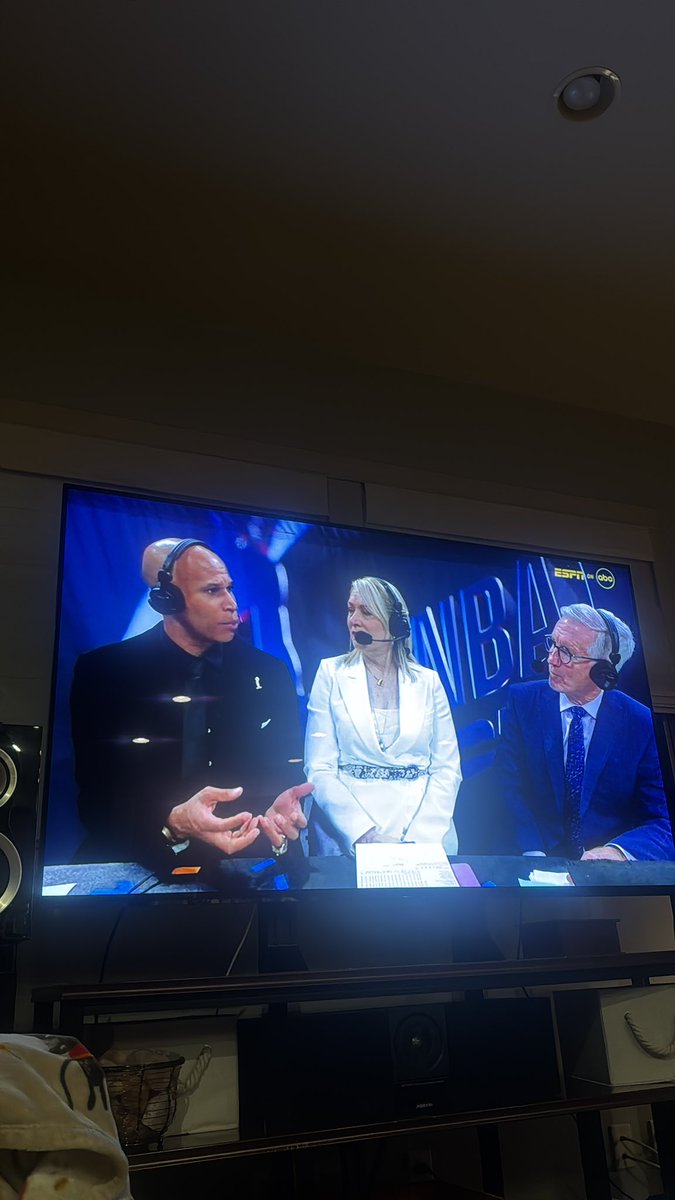 I don’t know who had a worse night, Tyrese Haliburton or Mike Green and Richard Jefferson having to sit to next Doris Burke and listen to that awful voice #spreadinghate